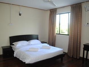 Putra Putri Lodge Kangar Buitenkant foto