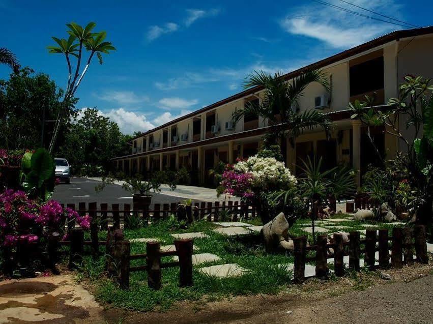 Putra Putri Lodge Kangar Buitenkant foto